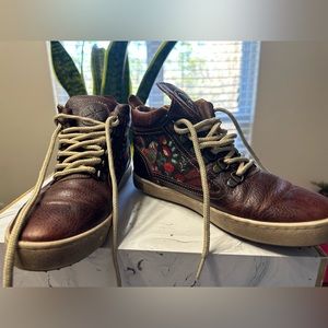 Inkkas High Tops- Leather Rooster Camping Boot-size 8